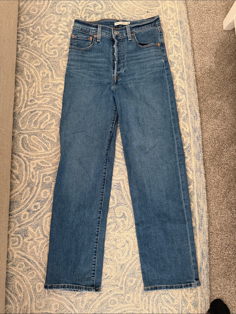 Levi's High-Rise Straight Jeans in Classic Blue